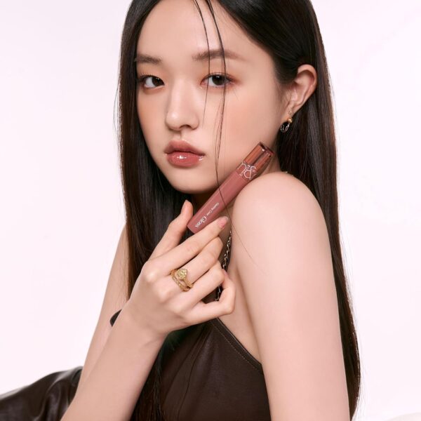 rom&nd Glasting Color Gloss (02 NUTTY VAGUE) | Kbeauty, Plumping, Glossy, Moisturizng, Natural Color, Long-lasting - Image 8